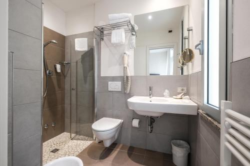 Koupelna v ubytování Hotel Thea