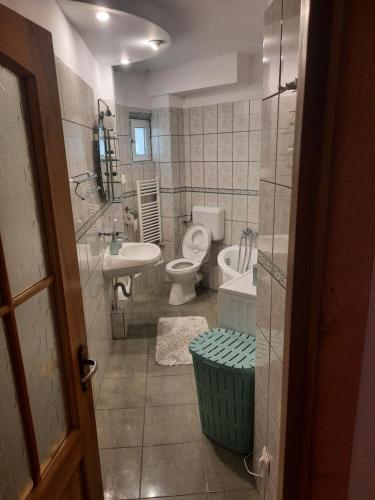 Bany a 3 camere central
