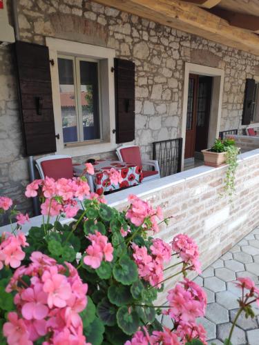 Gambar di galeri bagi Apartmani Memić 100 m do plaže, APARTMENTS MEMIĆ ONLY 100M FROM BEACH di Poreč