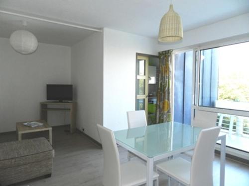 Appartement 2 Pièces à La Rochelle avec Balcon, Proche Plage des Minimes et Port, Parking Inclus - FR-1-551-7