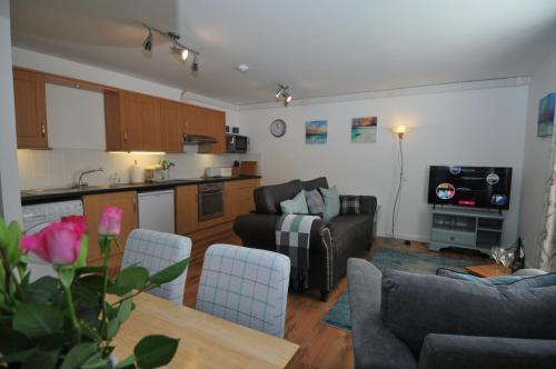 Η κουζίνα ή μικρή κουζίνα στο No5 Esplanade Court, Stornoway Town Centre