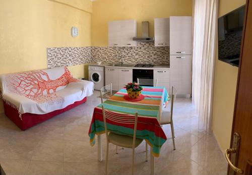 Køkken eller tekøkken på Bilocale, via Udine 11 R, Gallipoli, Amiciziaweb