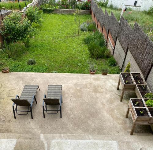 Taman di luar El niu del volcà