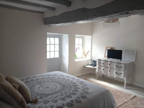 Gallery image of Chambre d'hote Familiale de la maison Bleue in Lanvallay