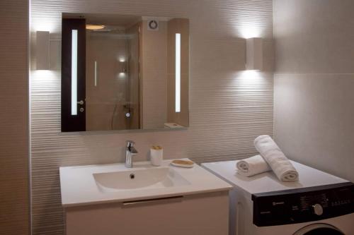 Ett badrum på Sfakion 6 apartment