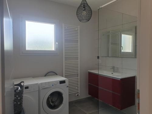Koupelna v ubytování Gite des Clapas Flora, villa avec piscine privée