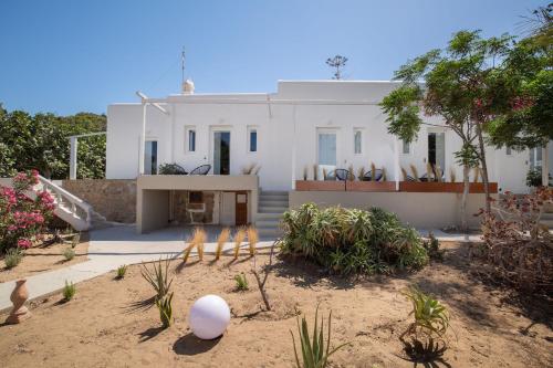 Gallery image of Faos Exclusive Suites in Ornos
