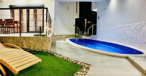 Villa Legacy with privat heating pool