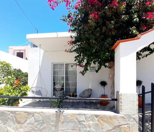 Το κτήριο όπου στεγάζεται  η βίλα
