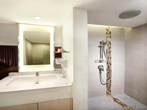 Koupelna v ubytování Ibis Styles Jakarta Airport