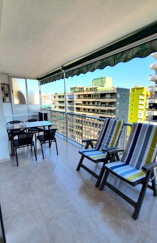 Piso familiar con amplia terraza 300m de la playa