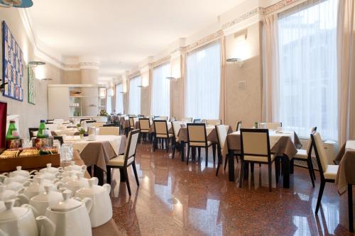 Restoran või mõni muu söögikoht majutusasutuses Hotel San Pietro