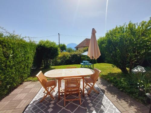 Photo de la galerie de l'établissement Le Cocon proche du lac d'Annecy, à Sévrier