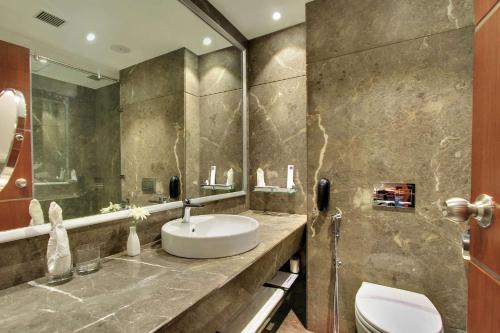 Un baño de Comfort Inn Insys