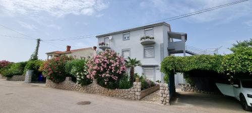 Bella Nina Apartments – Photos 2