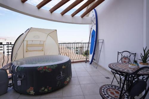 two bed room apartment 5 min walk to the beach