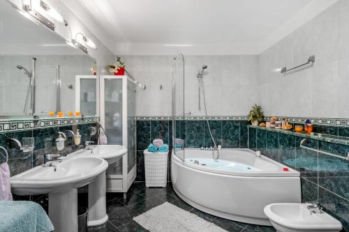 Big modern two - bedroom apartment with sea view and balcony - Spalato