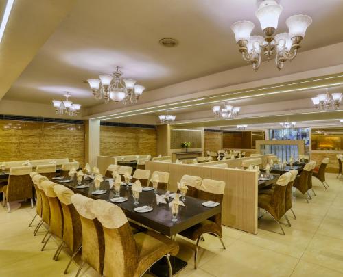 Restoran atau tempat lain untuk makan di Hotel President, Pure Veg