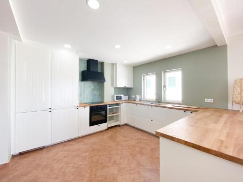 Spacious Penthouse Sea View Near Beach #1925