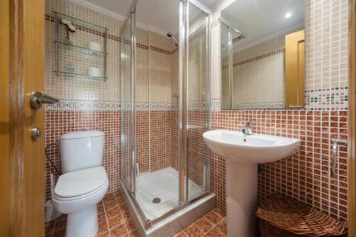 Koupelna v ubytování Jávea 2bedroom-beach1 min.walk+swimmingpool+wifi