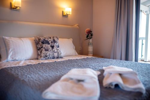 Gambar di galeri bagi Trizonia Bay Hotel di Trizonía