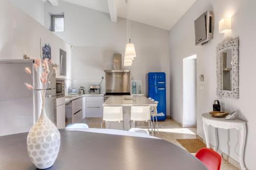 Η κουζίνα ή μικρή κουζίνα στο Villa Vermentine
