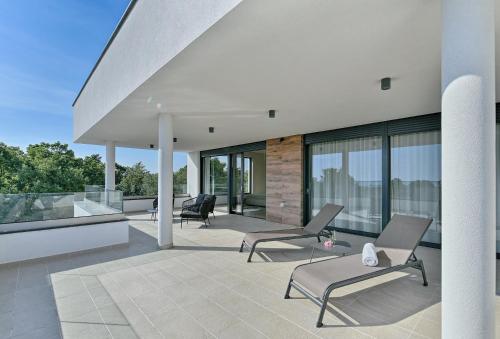 New VILLA TIHI OTOK near the beach