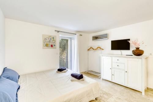 Μια τηλεόραση ή/και κέντρο ψυχαγωγίας στο Villa Vermentine
