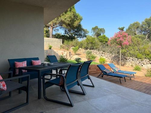 Villa Monte e Mare, piscine chauffée, climatisée à 5 mn de la plage de santa giulia