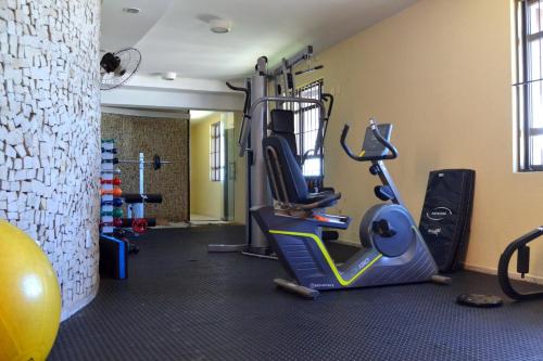 
The fitness center and/or fitness facilities at Visual Praia Hotel
