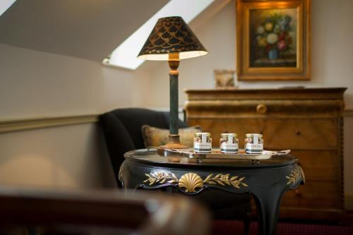 Ruang duduk di Hotel Belle Epoque