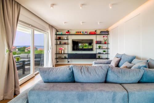 Villa Olea-with pool, sea view, near Split airport