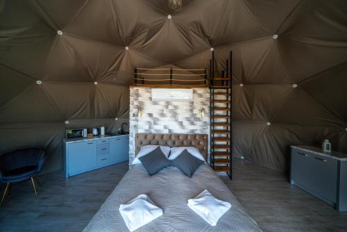 Un lugar para sentarse en Peak Glamp & Jacuzzi