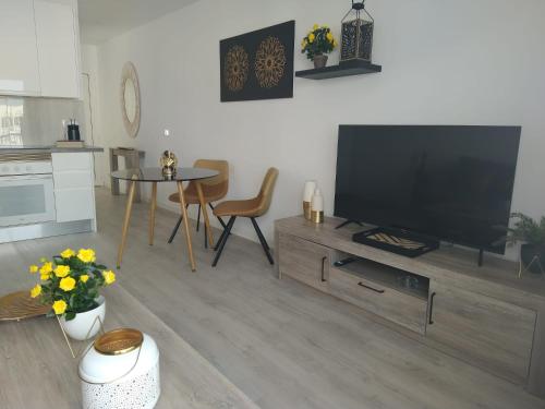Apartment VOLVORETA - Pool view- Good Wifi - Smart TV - Residence Atlantic View