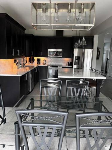 Gallery image of Cozy 3 bedroom home perfect for small gatherings in Barrie