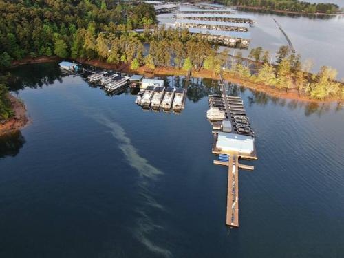 Houseboat Lake Vacay! In-Slip Deep Discounts.