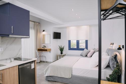Kuchyňa alebo kuchynka v ubytovaní BLUE STONE Luxury Suites