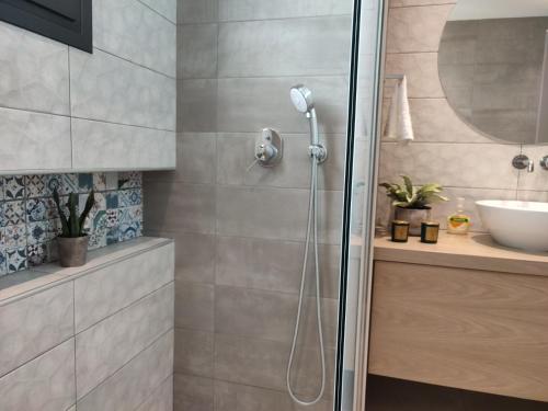 Koupelna v ubytování VagiaNa apartment Διαμέρισμα κοντά στο αεροδρόμιο