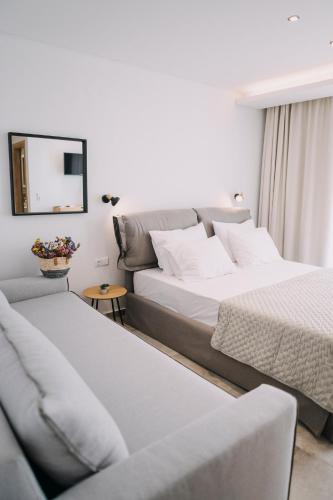 Gallery image of BLUE STONE Luxury Suites in Limenaria
