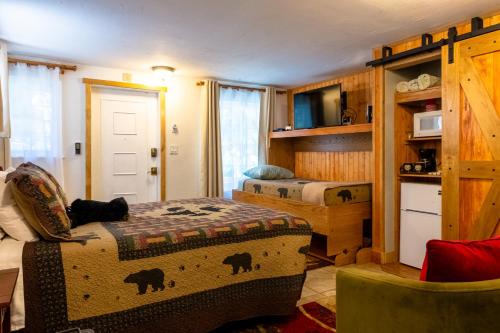 Alpen Way Chalet Mountain Lodgeにあるキッチンまたは簡易キッチン