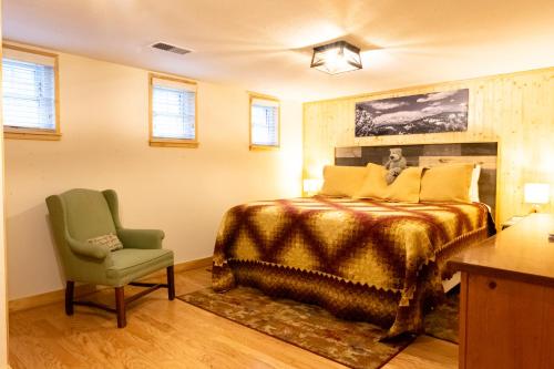 Alpen Way Chalet Mountain Lodgeにあるベッド