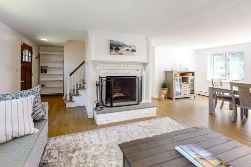 Monument Beach Hill House – Photos 4