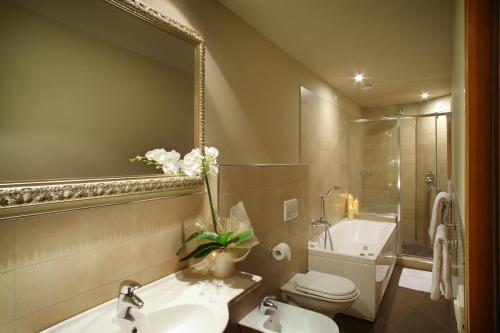 Salle de bains dans l'établissement Best Western Hotel Canon d'Oro