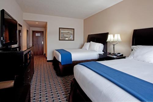 Postel nebo postele na pokoji v ubytování Holiday Inn Express Hotel & Suites Hope Mills-Fayetteville Airport by IHG