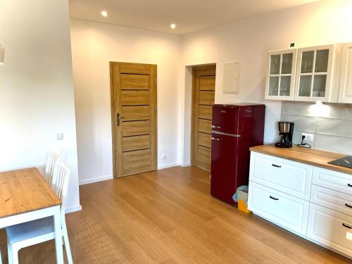 Cucina o angolo cottura di Apartament z ogrodem