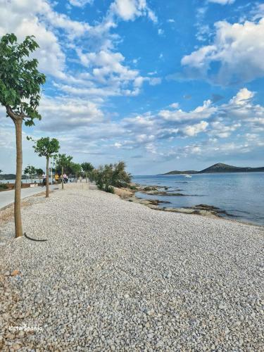 Vodice Mladen apartman za familiju