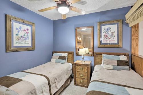 Cama o camas de una habitación en Mt Crested Butte Cajun Chalet Condo Walk to Ski