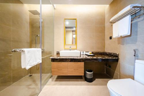 Phòng tắm tại Muong Thanh Luxury Ha Long Centre II