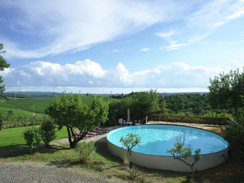 Piscina di Peaceful Holiday Home with Pool in Montefiridolfi Italy o nelle vicinanze