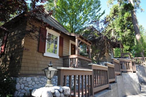Gallery image of Saddleback Inn at Lake Arrowhead in Lake Arrowhead